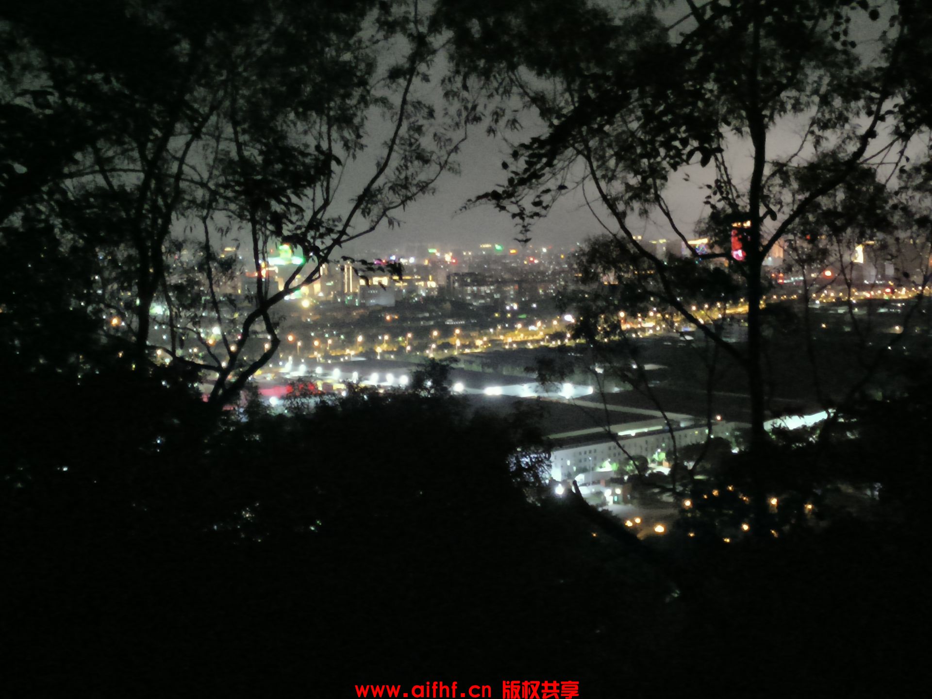 帅气且低调:不一样的城市夜景