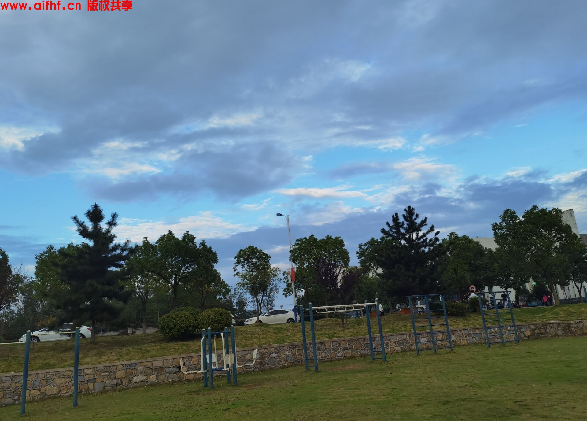 1-230FGU055328.jpg
